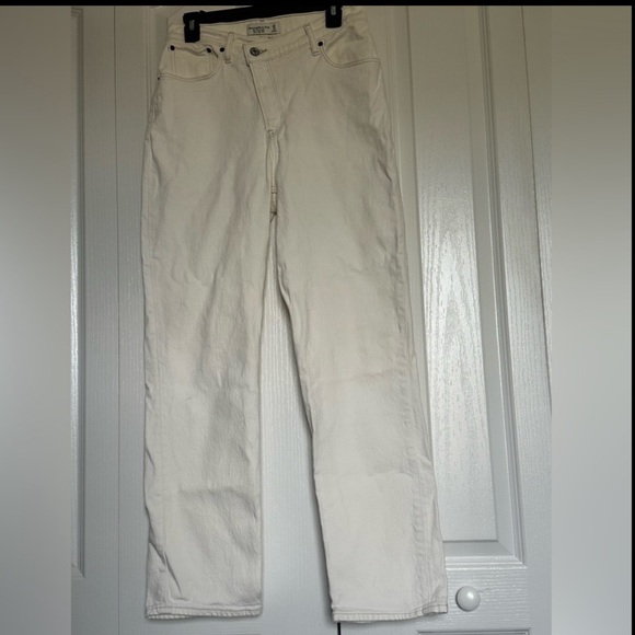 Abercrombie & Fitch Denim - Abercrombie & Fitch White Straight-Leg Jeans